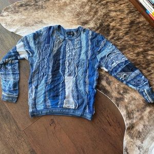 Blue men’s coogi size L sweater